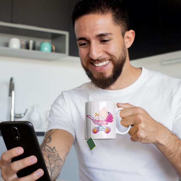 mug-mockup-of-a-tattooed-man-having-some-tea-at-home-24017 (10)